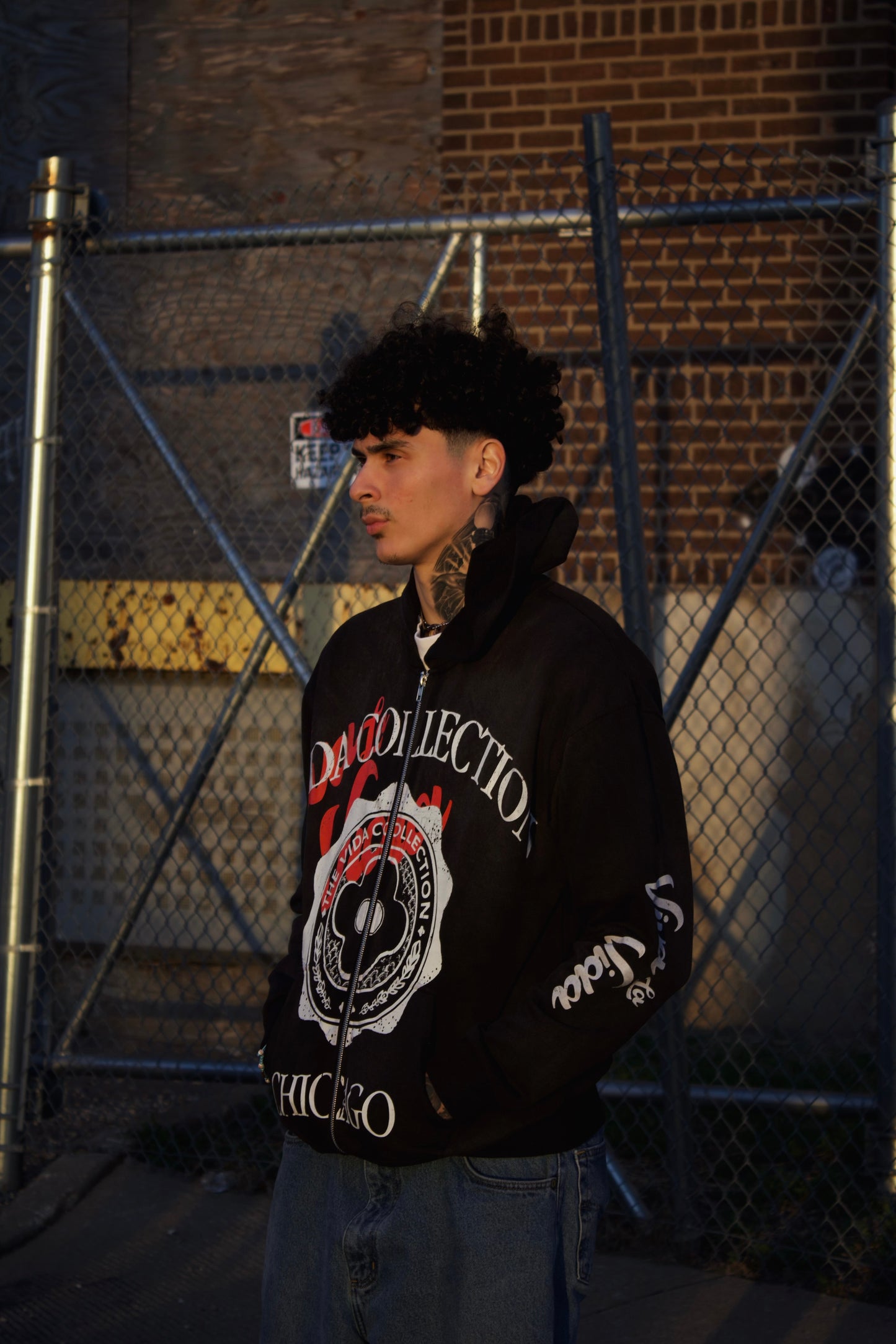 Van Vida Black Zip Up