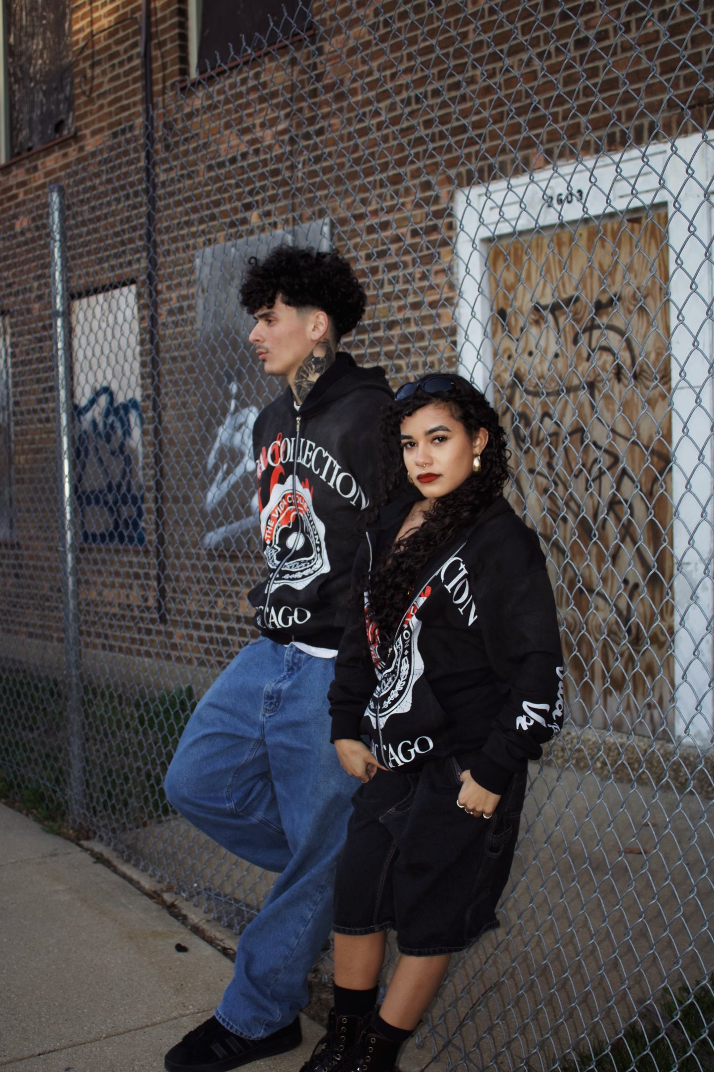 Van Vida Black Zip Up