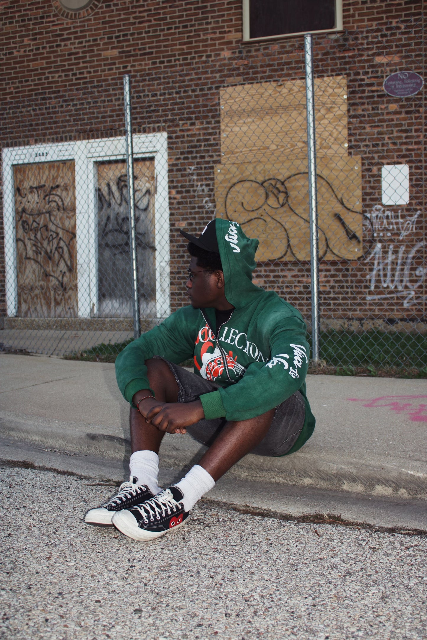 Van Vida Green Zip Up